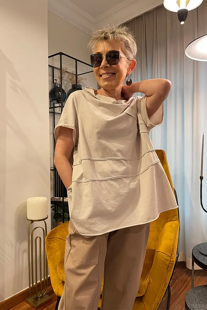 Top en tejido de algodón con detalle de costuras decorativas