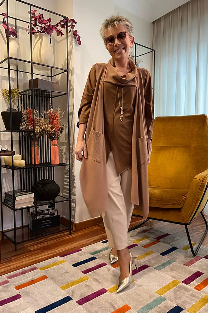 Cuello en tejido viscosa en color tostado