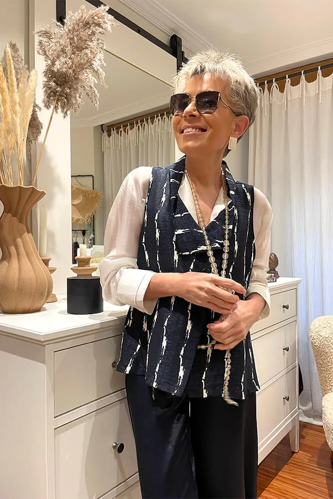 Chaleco en tejido satinado con textura