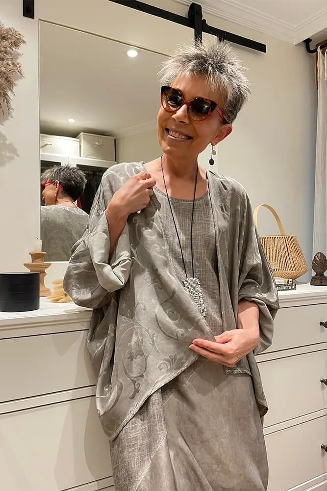 Chaqueta tipo kimono con estampado floral tipo jacquard