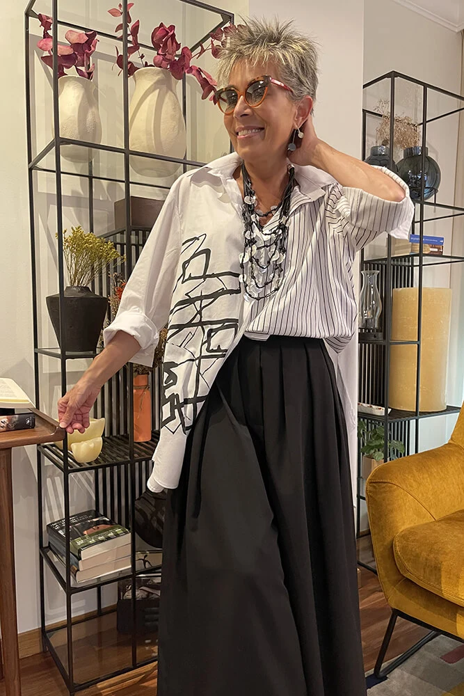 Falda-pantalón de largo por el tobillo con tablas en la parte delantera