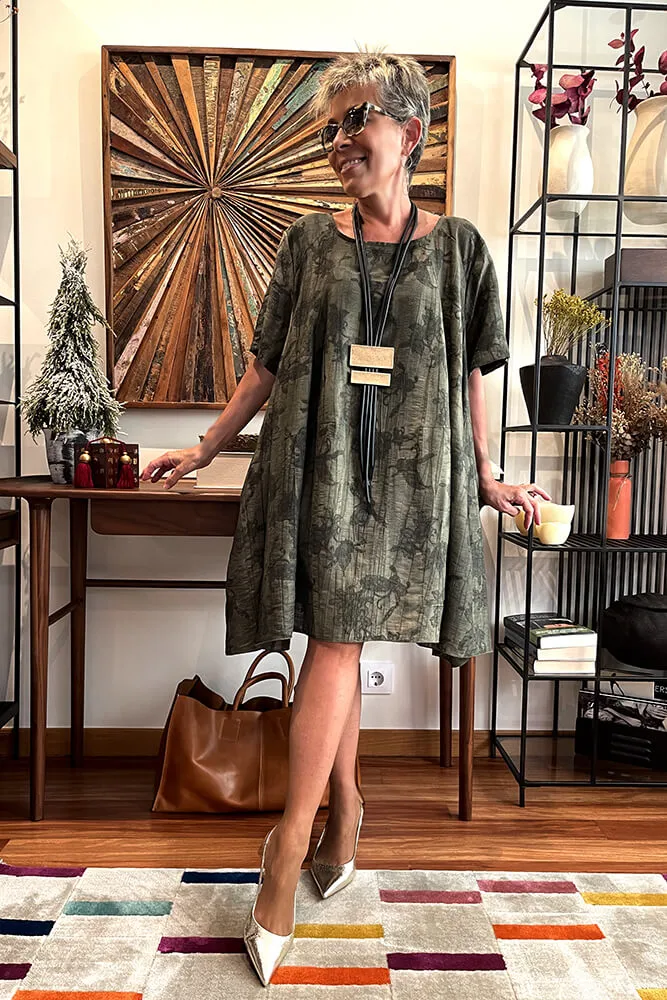 Vestido de corte evasé con escote redondeado