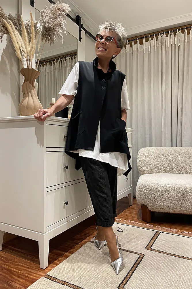 Pantalón de corte slouchy con estampado de rayas